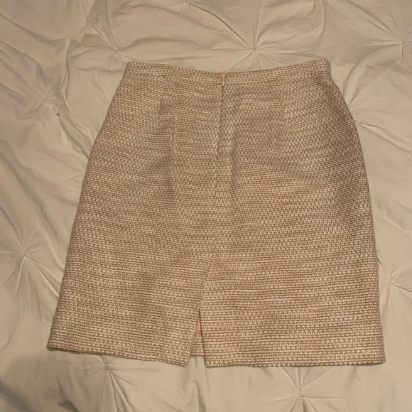 J Crew The Pencil Skirt in pink metallic boucle - Picture 2 of 3